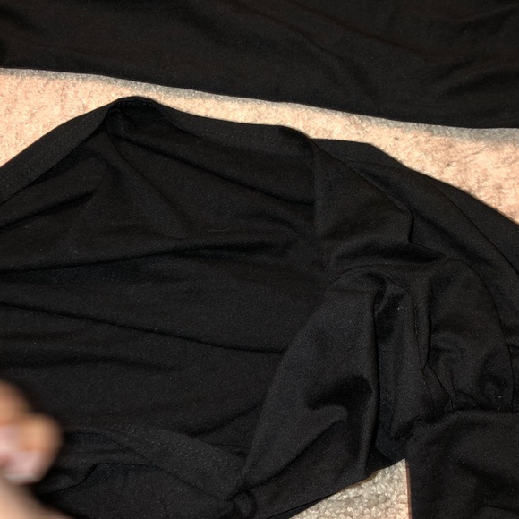 Fashion nova pants with high leg slits up sides - Picture 3 of 4